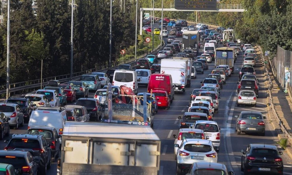 Τροχαίο στον Κηφισό - Κίνηση στο ύψος της Αχαρνών